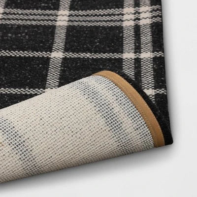 2'x3' Indoor/Outdoor Woven Tapestry Rug Black - Threshold™ 5 2'x3' Indoor/Outdoor Woven Tapestry Rug Black - Threshold™ - Image 3